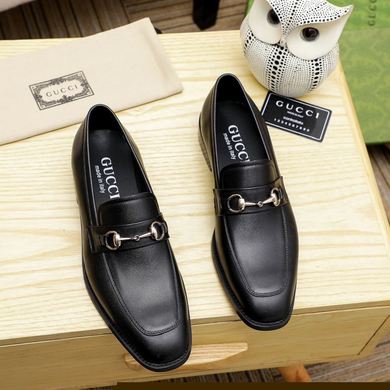G*u*i leather shoes